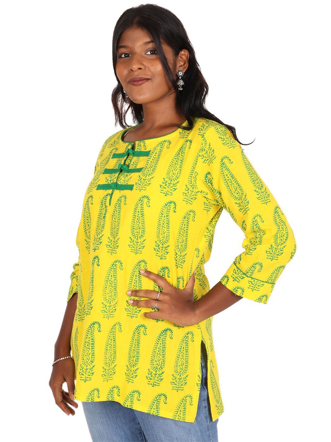 

Avishya Women Ethnic Motifs Printed Pure Cotton Kurti, Yellow