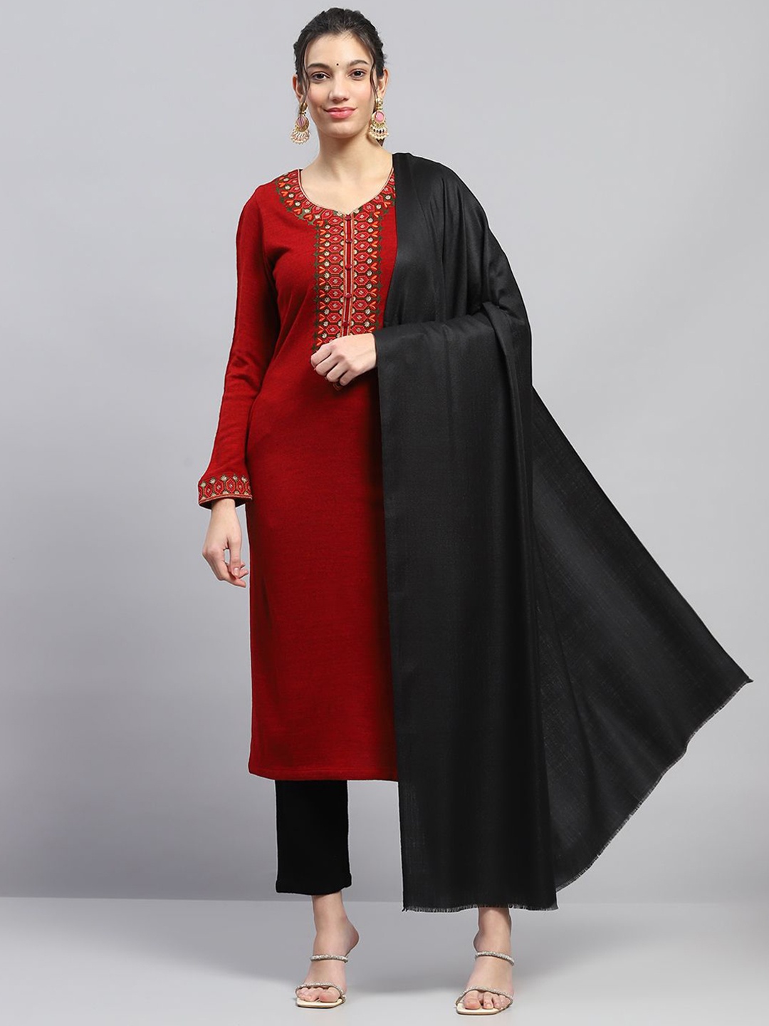 

Monte Carlo Acrylic Reversible Shawl, Black