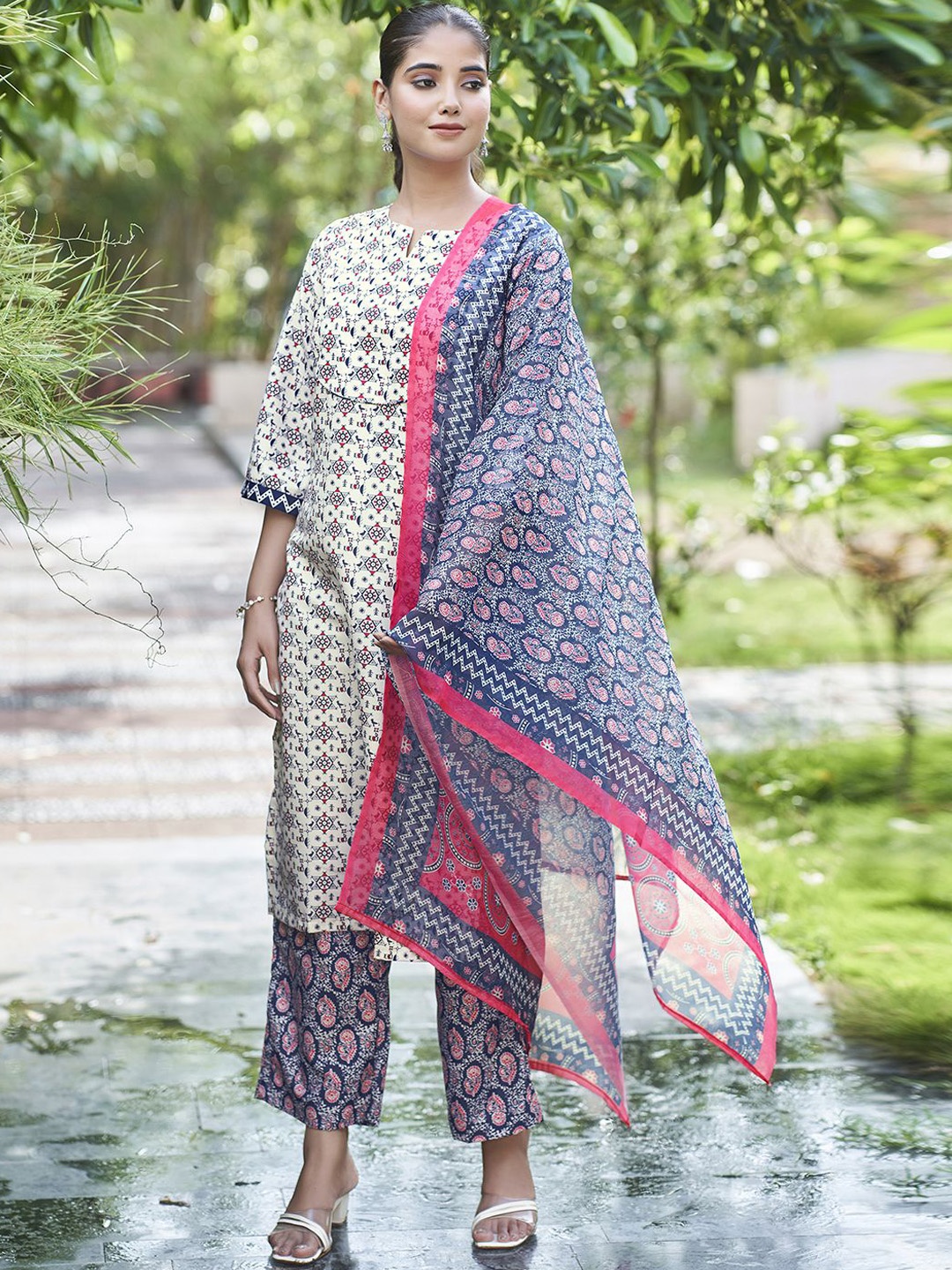 

KALINI Geometric Printed Kurta with Trouser & Dupatta, Blue