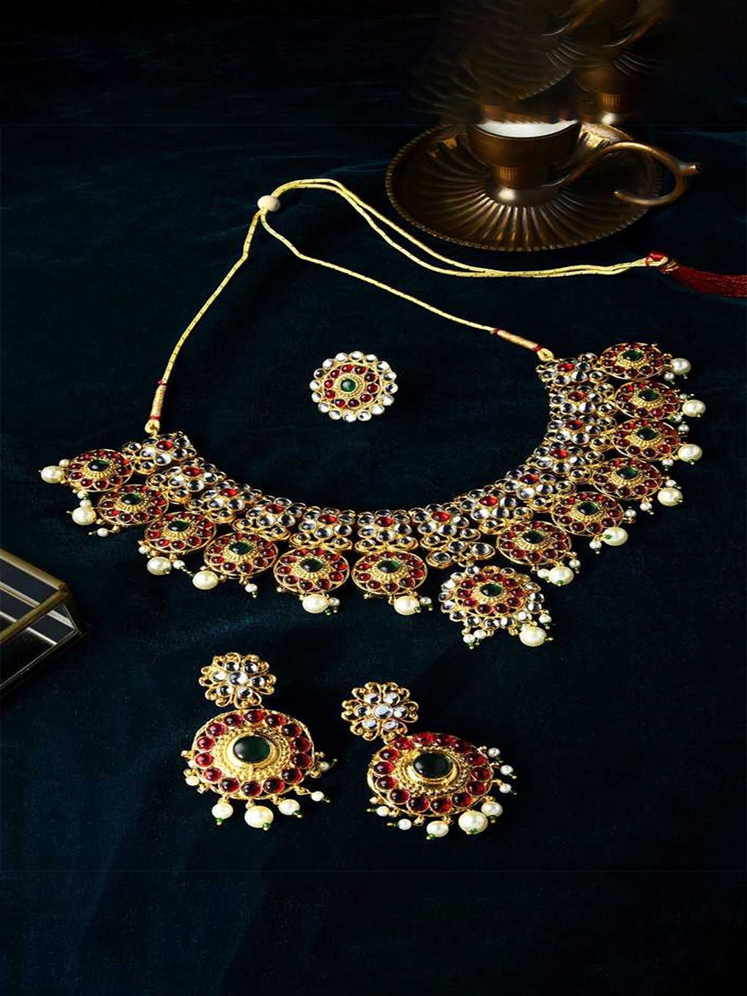 

Stefan Gold-Plated Kundan-Studded & Beaded Jewellery Set