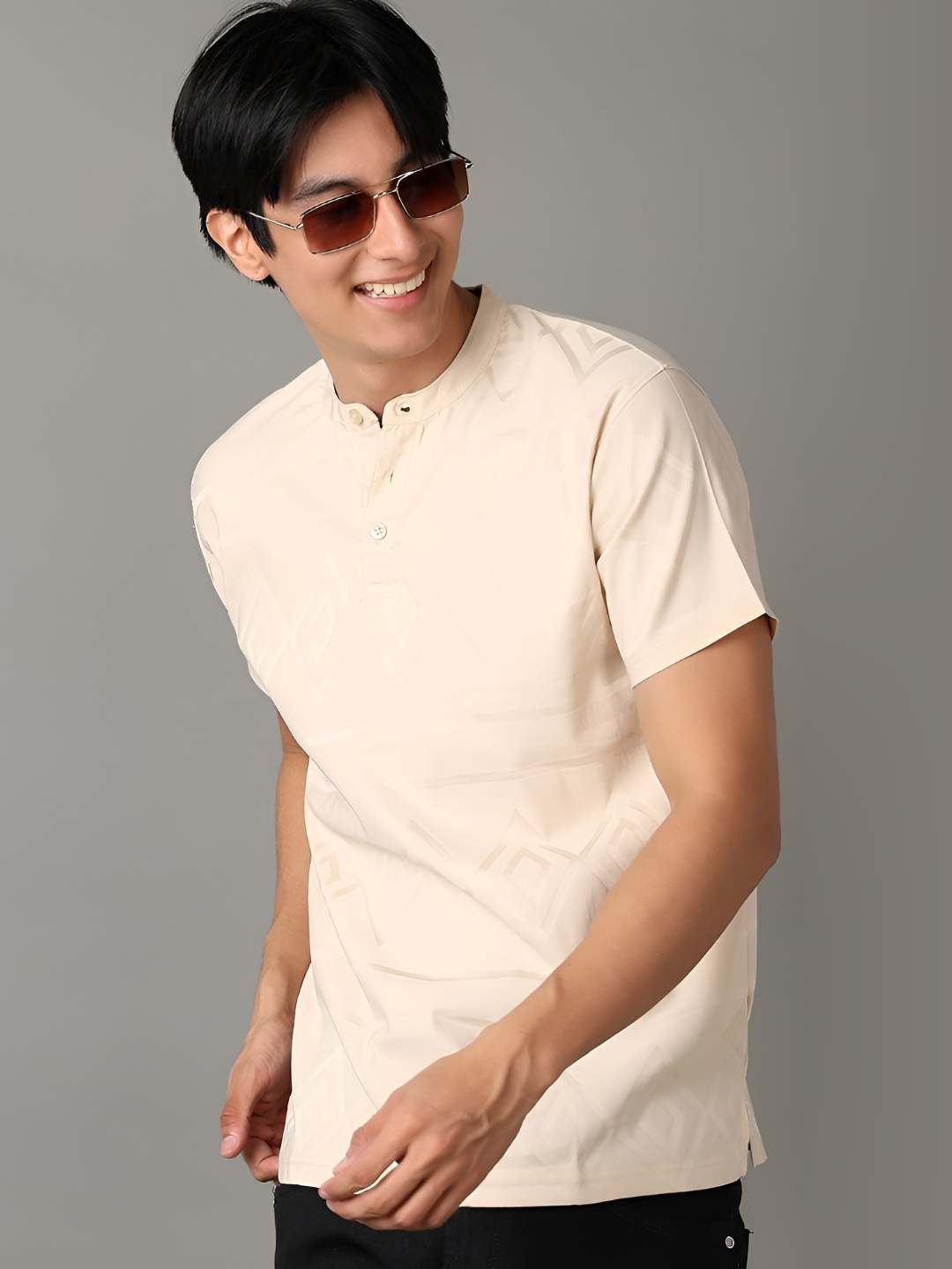 

V-Mart Men Geometric Printed Henley Neck Cotton T-shirt, Beige