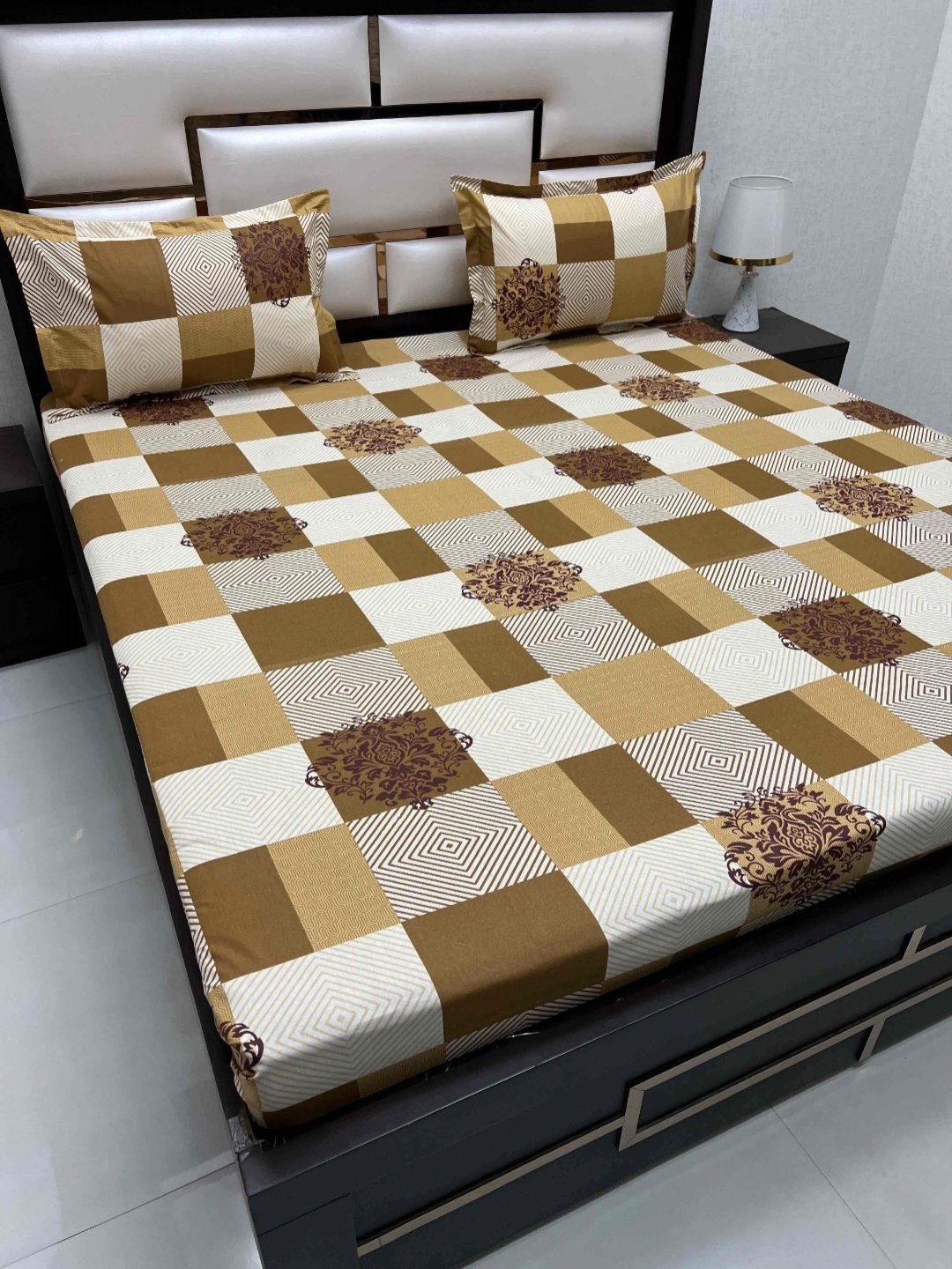 

Pure Decor Passion Brown Printed Pure Cotton 350 TC Queen Bedsheet Set 2.28 m x 2.52 m