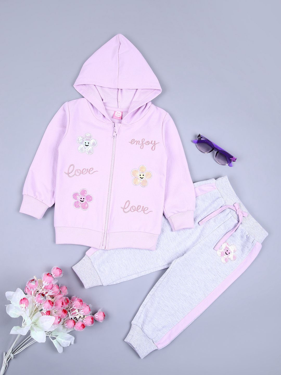 

V-Mart Girls Printed Hooded Sweatshirt With Joggers, Purple
