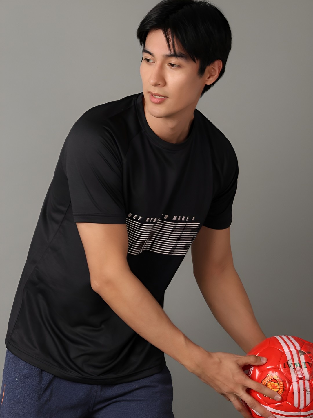 

V-Mart Men Graphic Printed Round Neck T-shirt, Black