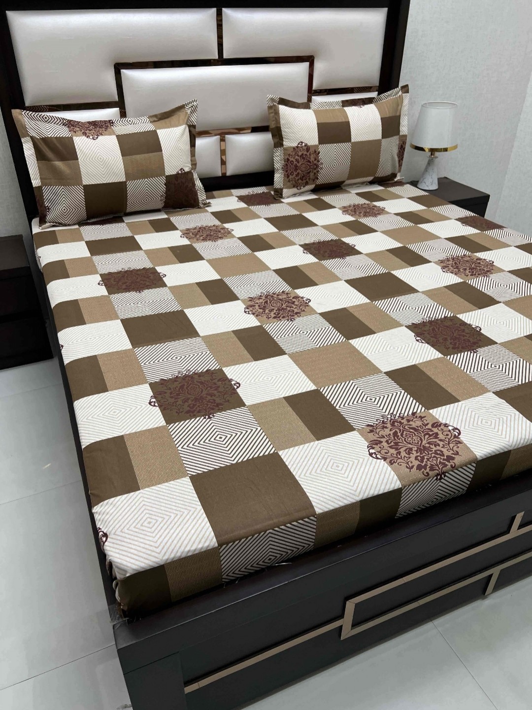 

Pure Decor Passion Brown Printed Pure Cotton 350 TC Queen Bedsheet Set 2.28 m x 2.52 m