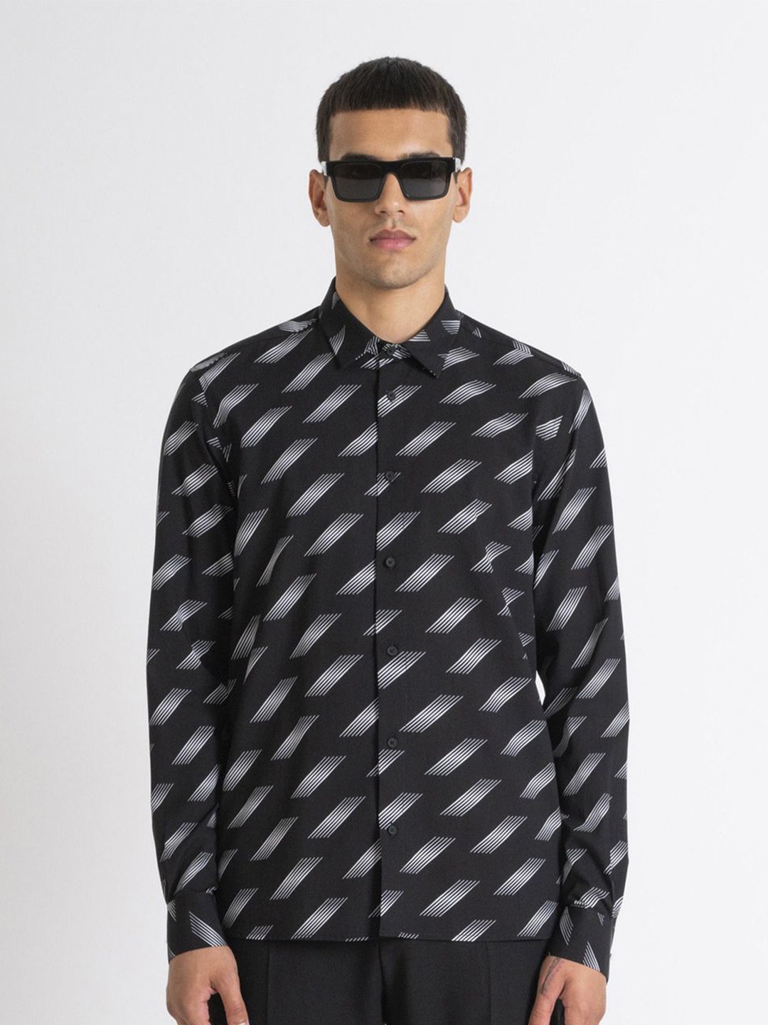 

Antony Morato Men Spread Collar Abstract Printed Casual Shirt, Black