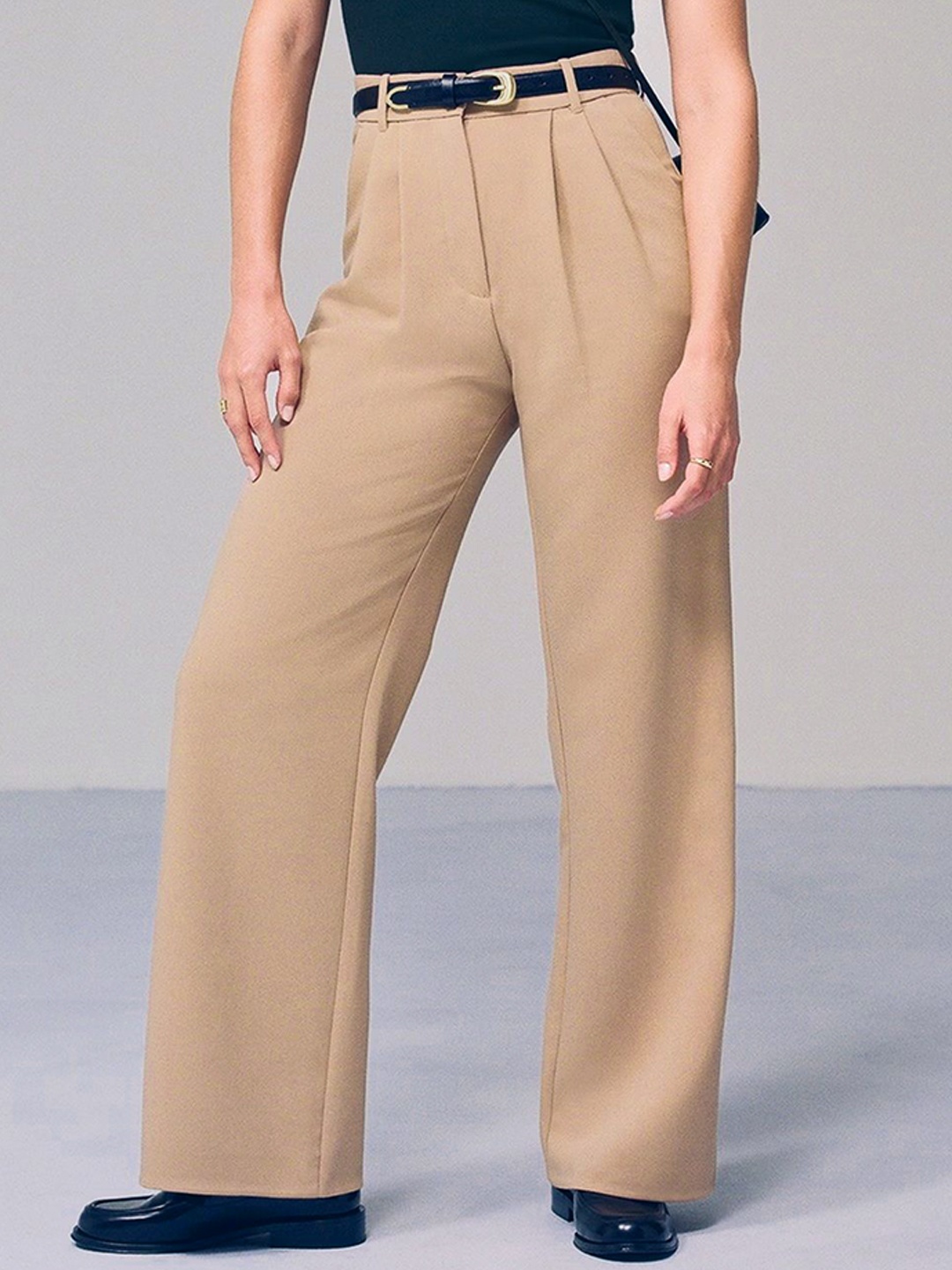 

FNOCKS Women Tailored Loose Fit Easy Wash Pleated Trouser, Beige