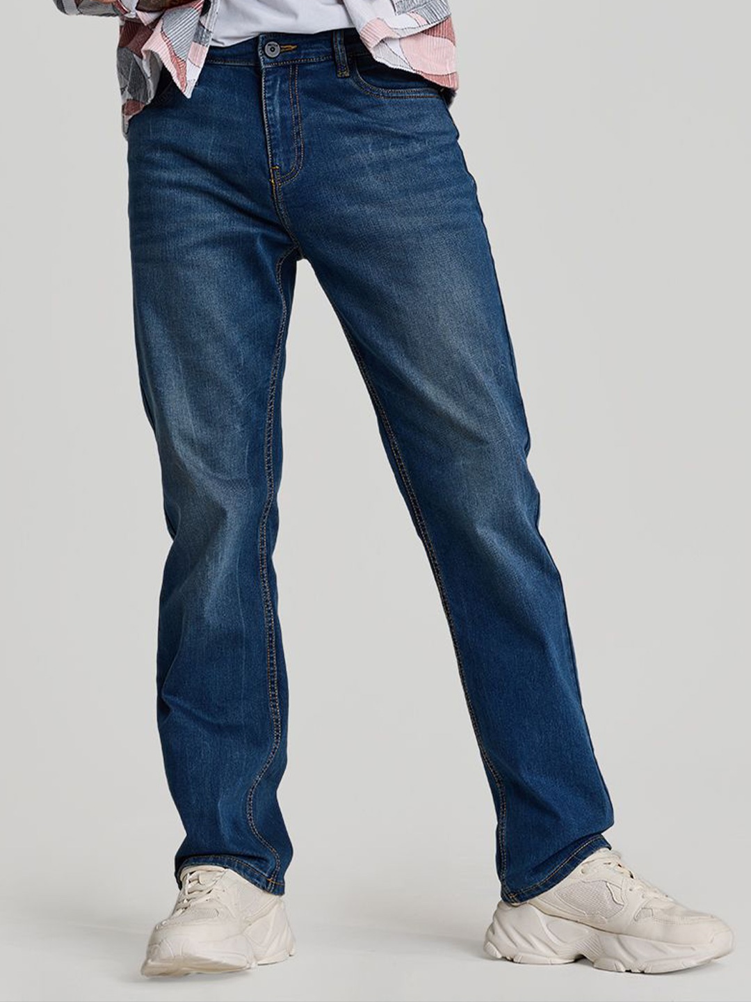 

Snitch Men Classic Light Fade Regular Fit Stretchable Jeans, Blue