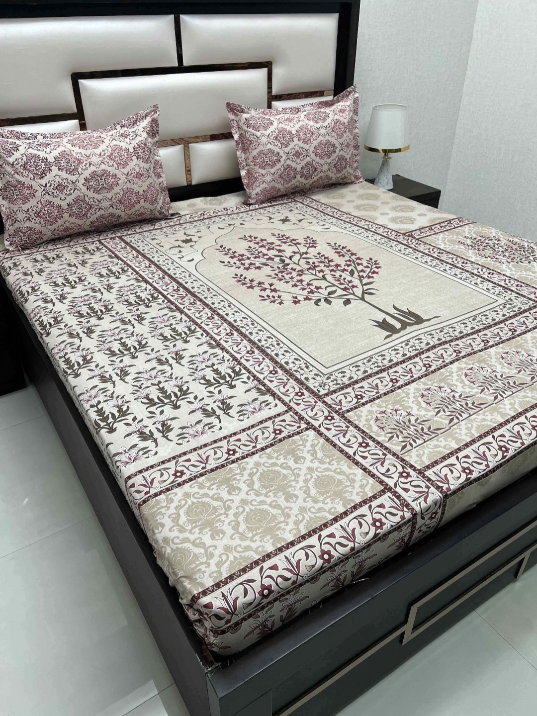 

Pure Decor Lifestyle Maroon Ethnic Printed Cotton 400 TC King Bedsheet Set 2.74 x 2.73 m