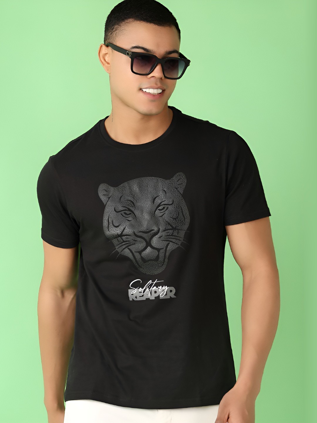 

V-Mart Men Graphic Printed Round Neck Slim Fit T-shirt, Black