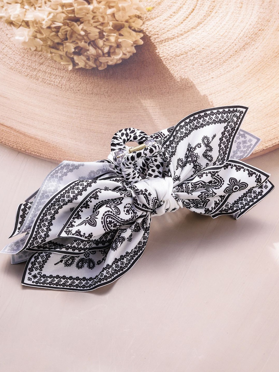 

Rubans Black and White Paisley Print Hair Claw with Bow Scarf Design - Hair Accessory