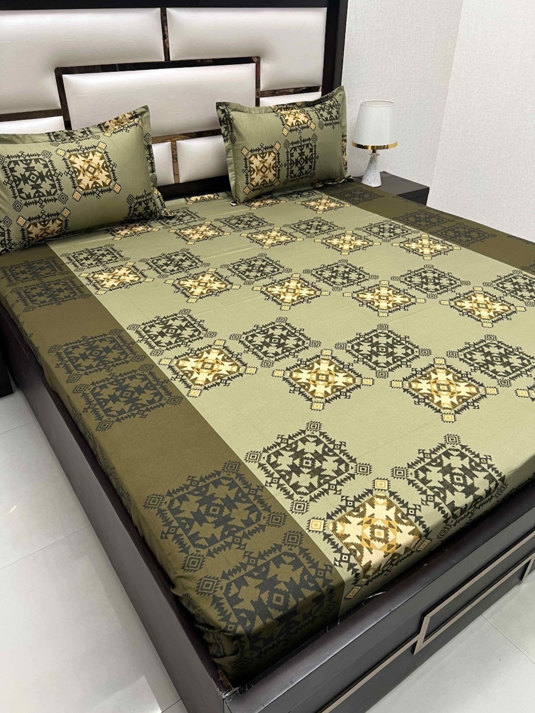 

Pure Decor Passion Fur Green Ethnic Printed Cotton 300 TC Queen Bedsheet Set 2.54 x 2.28m