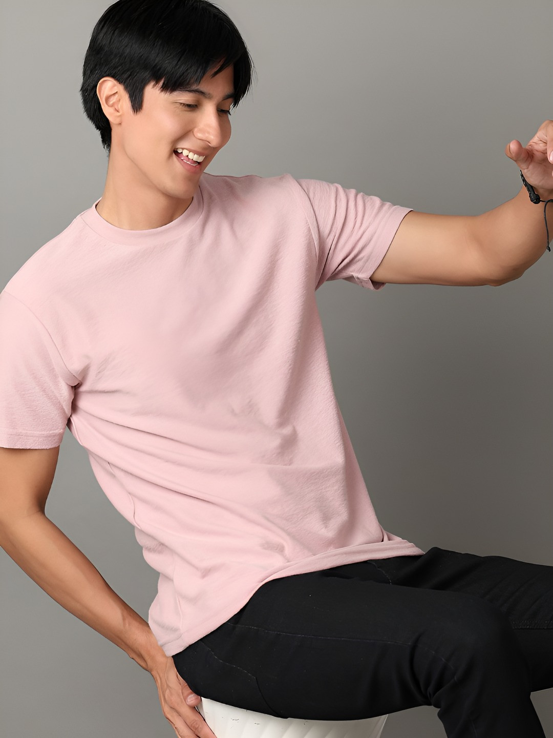 

V-Mart Men Solid Round Neck Cotton T-shirt, Pink