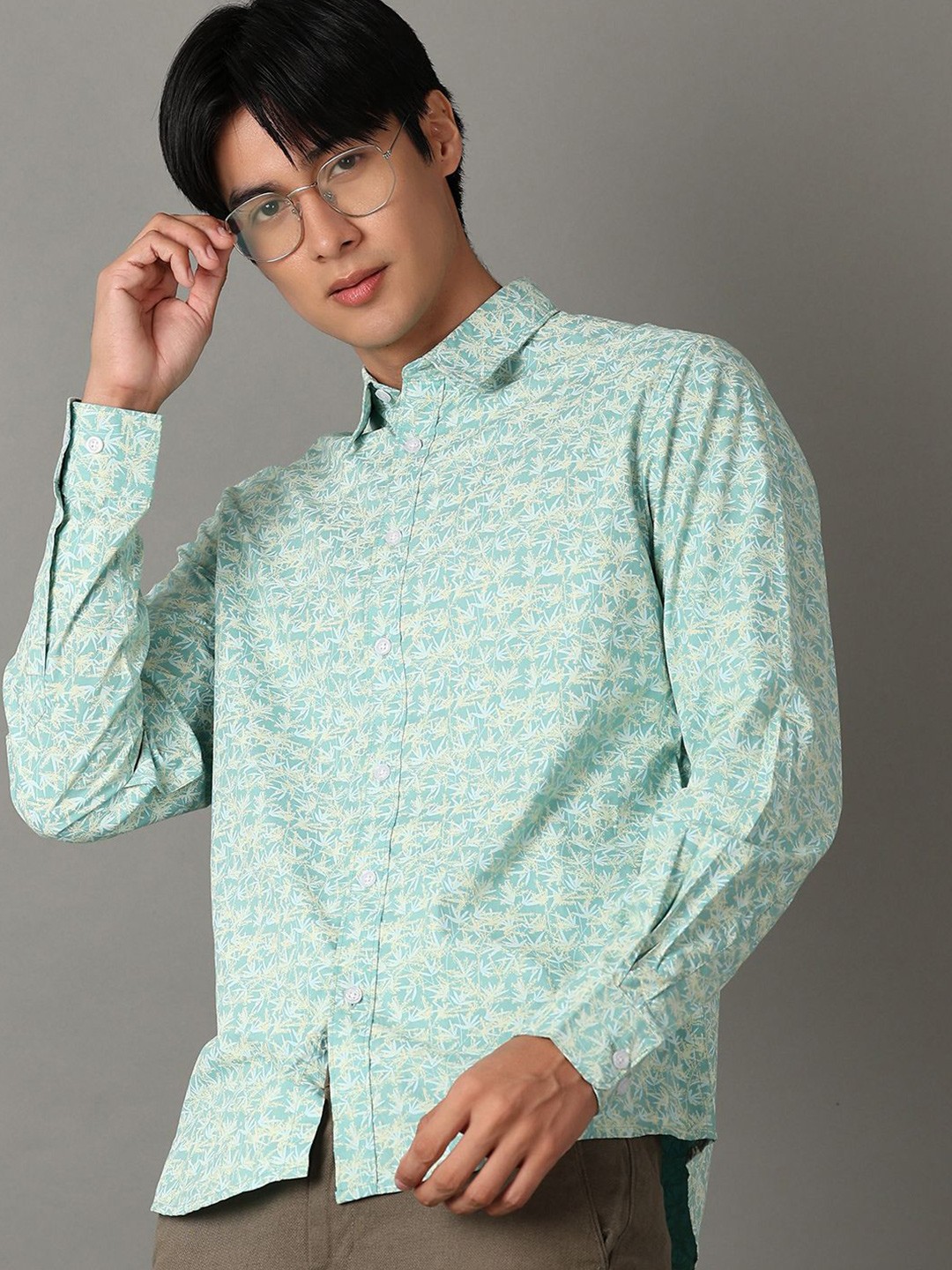 

V-Mart Men Spread Collar Floral Printed Cotton Casual Shirt, Sea green