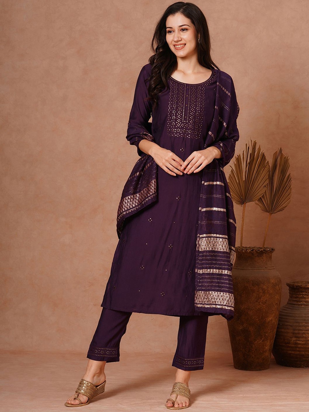 

FASHOR Ethnic Motifs Embroidered Sequinned Straight Kurta With Trousers & Dupatta, Burgundy