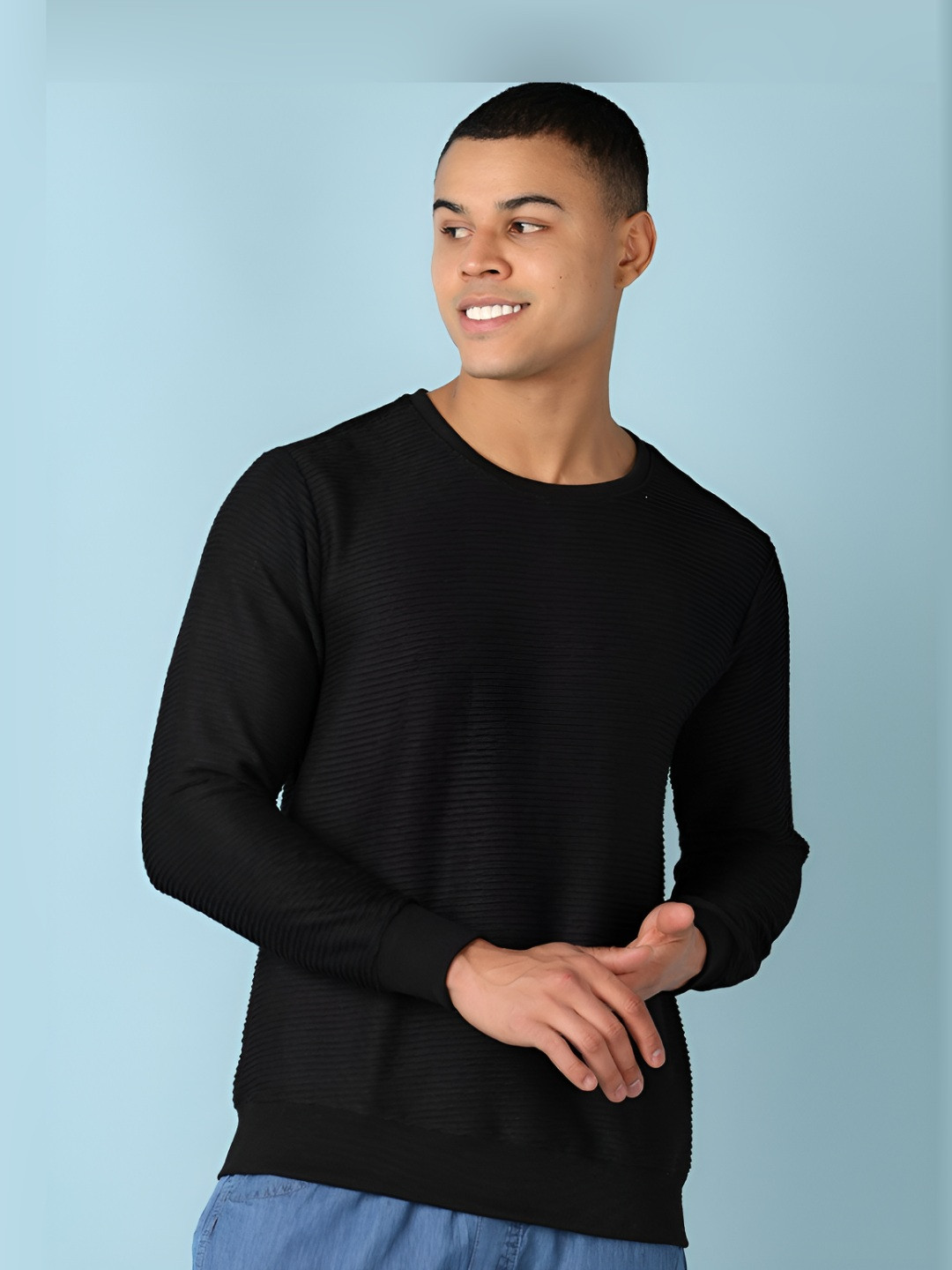 

V-Mart Men T-shirt, Black