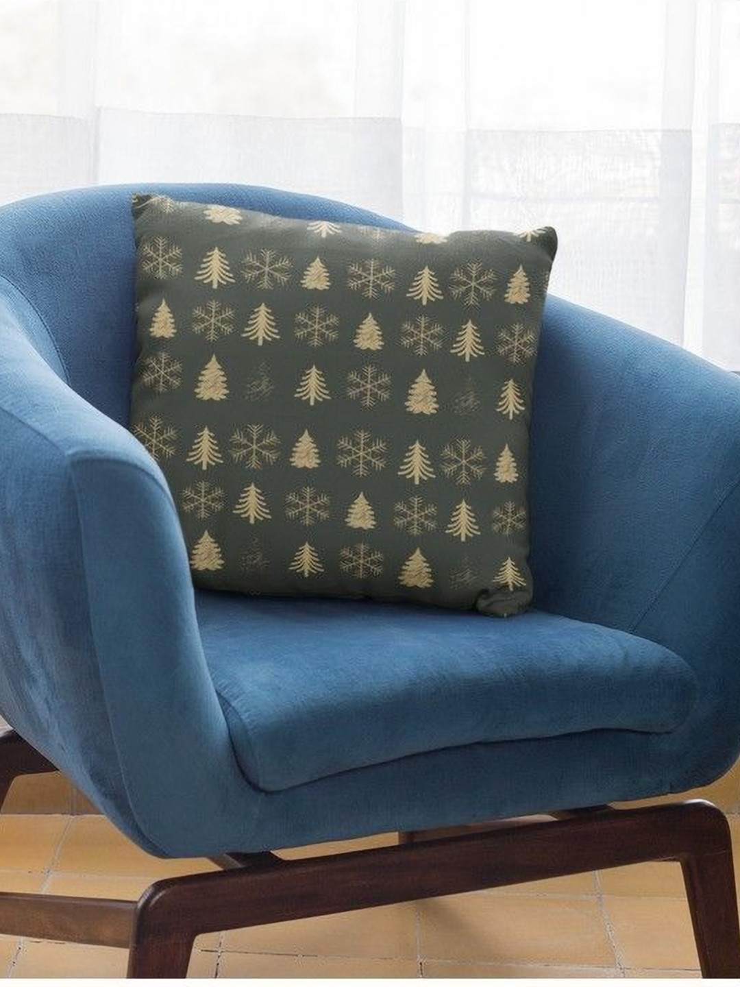 

THEYAYACAFE Green & White Ethnic Motifs Velvet Square Cushion Covers