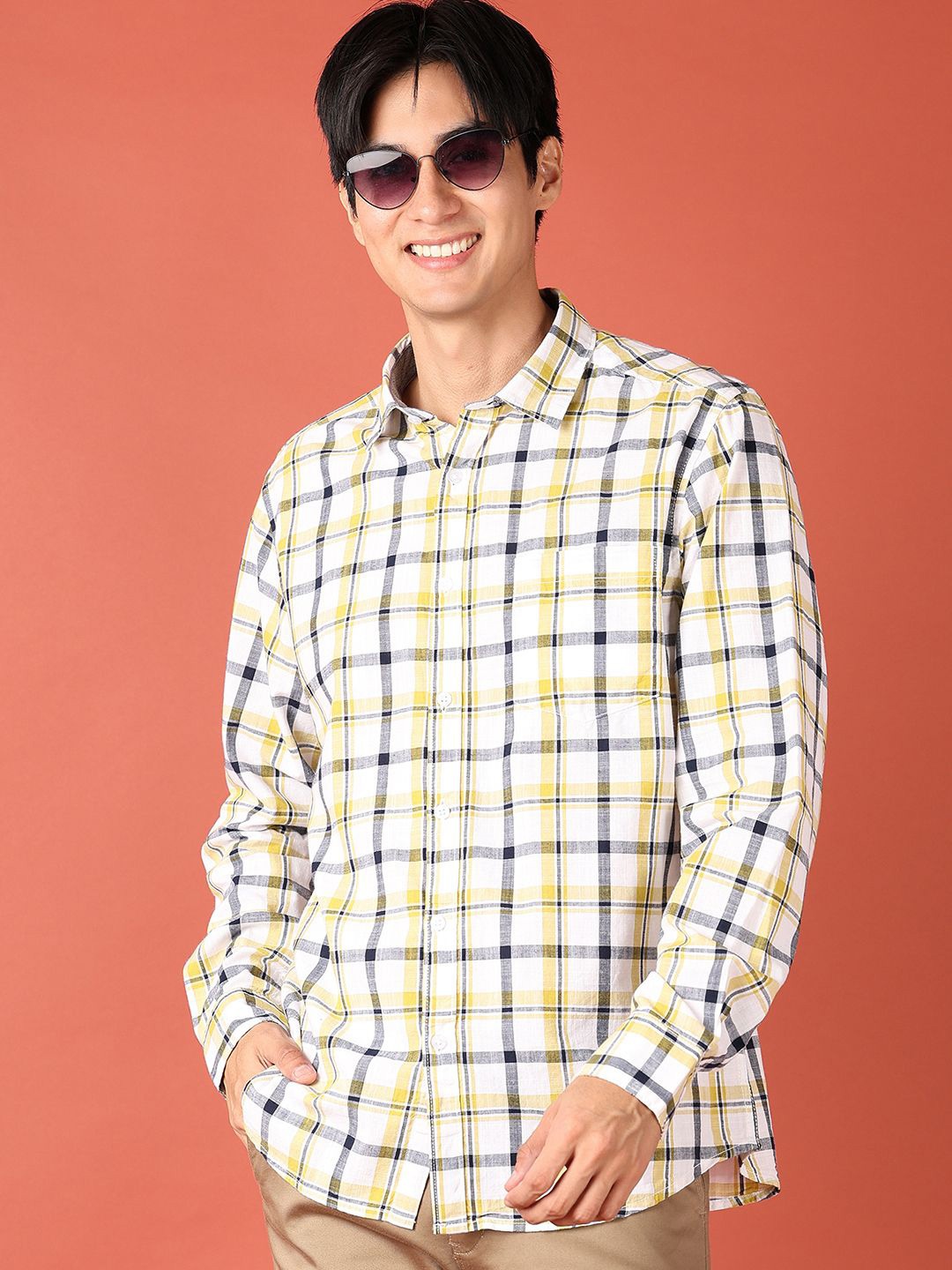 

V-Mart Men Spread Collar Tartan Checked Cotton Casual Shirt, White