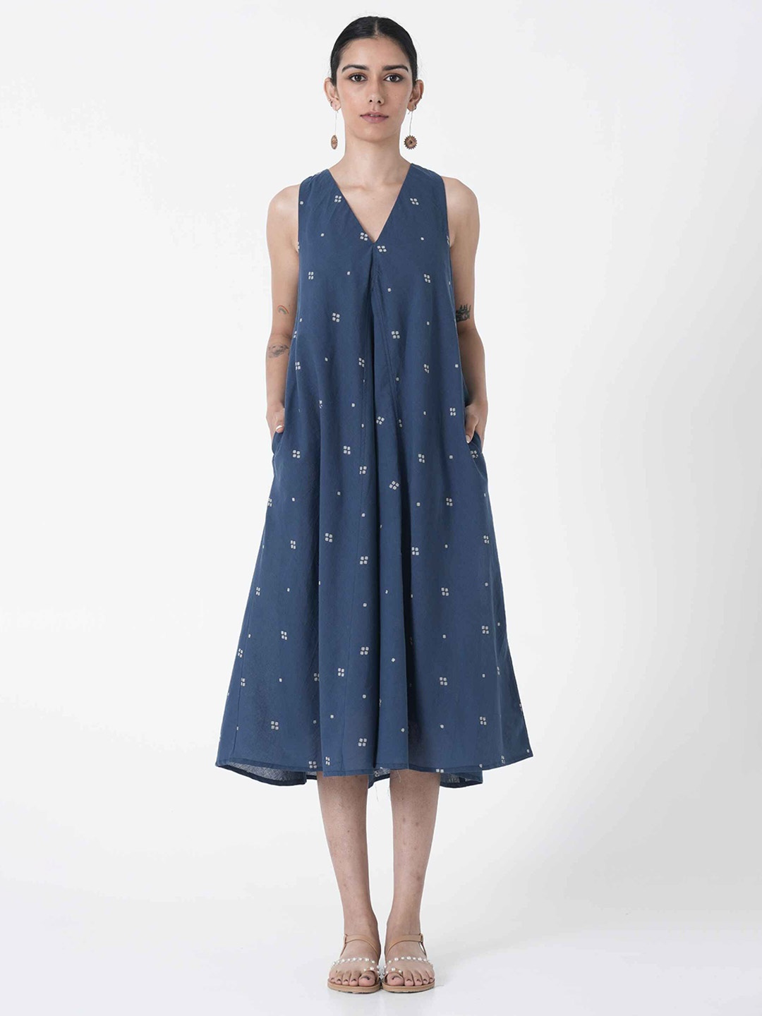 

the kaatn trail Women Blue Cotton V Neck Sleeveless Print A-Line Dress