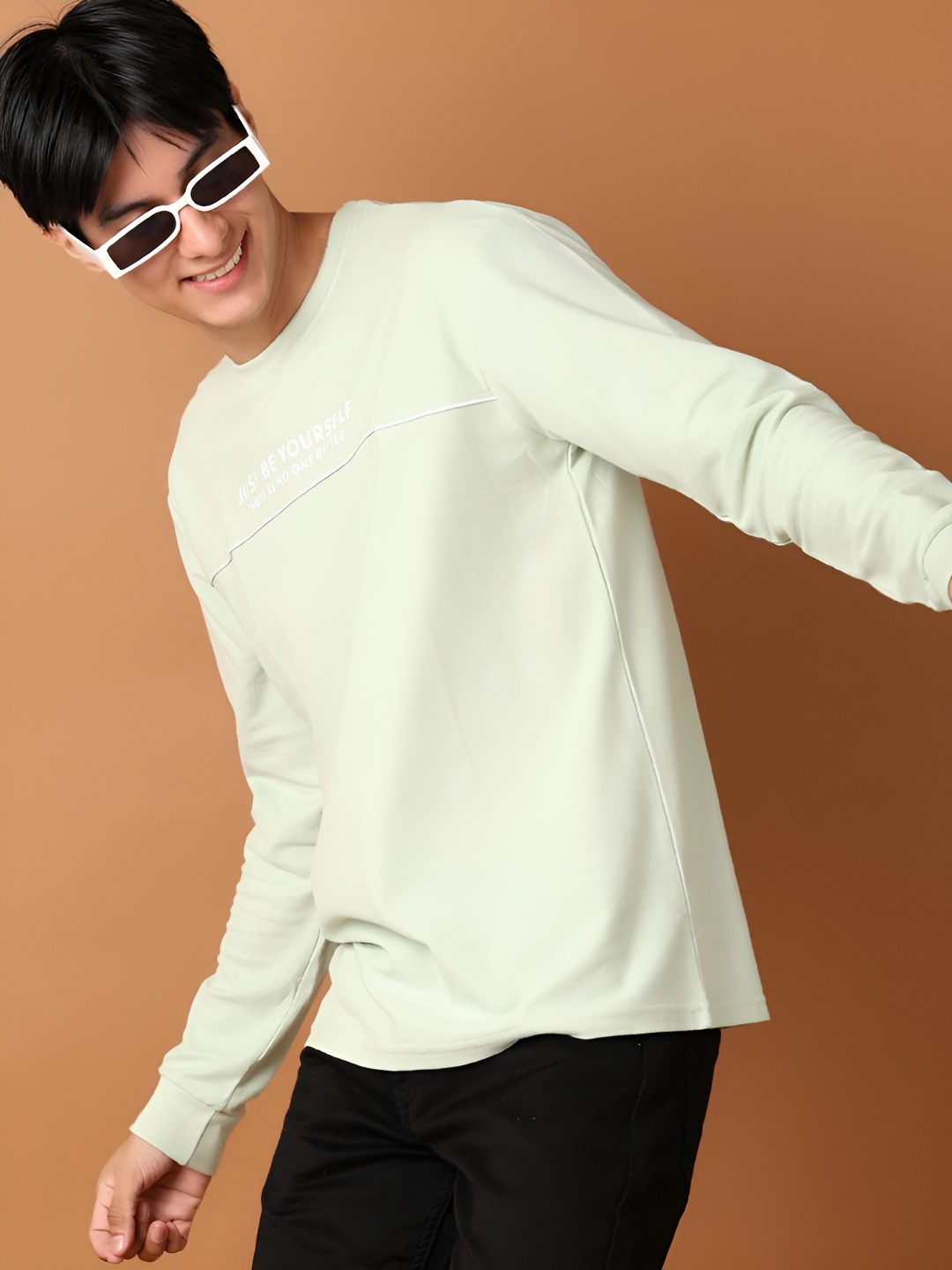 

V-Mart Men Typography Printed Round Neck Cotton T-shirt, Green