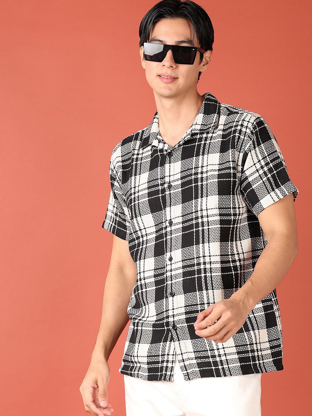 

V-Mart Men Spread Collar Tartan Checked Casual Shirt, Black