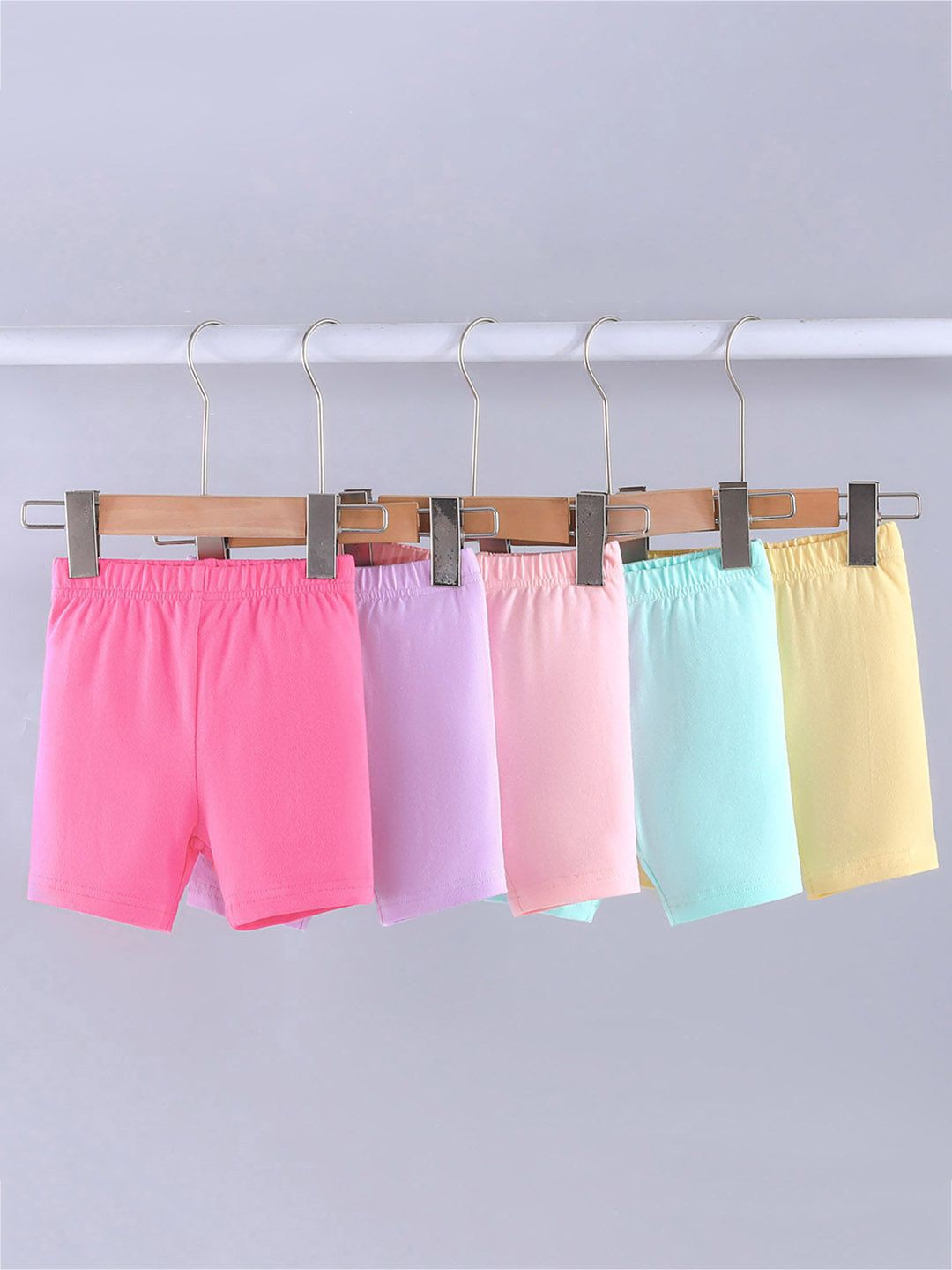 

INCLUD Girls Casual Elasticated Knitted Shorts, Pink