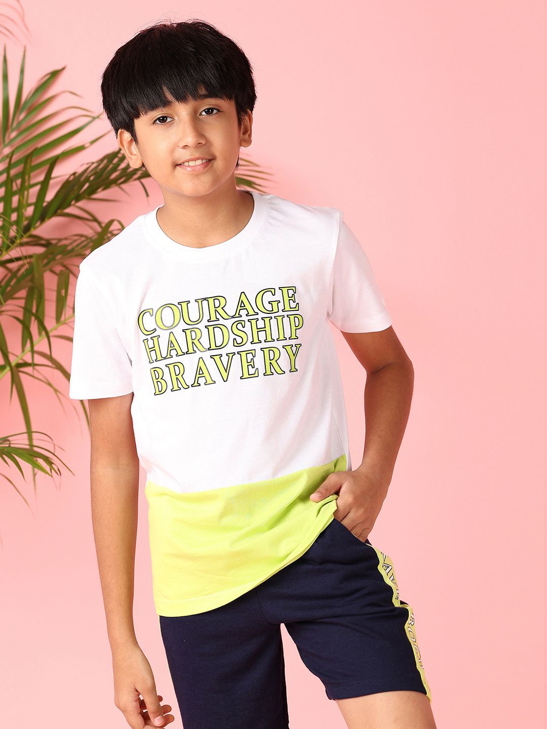 

V-Mart Boys Printed Round Neck T-shirt With Shorts, White