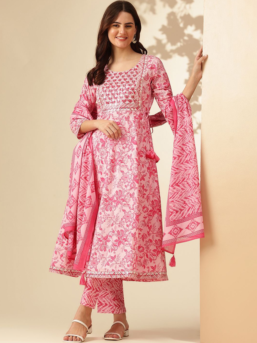 

Anouk Floral Printed Empire Regular Pure Cotton Straight Kurta with Trousers & Dupatta, Pink
