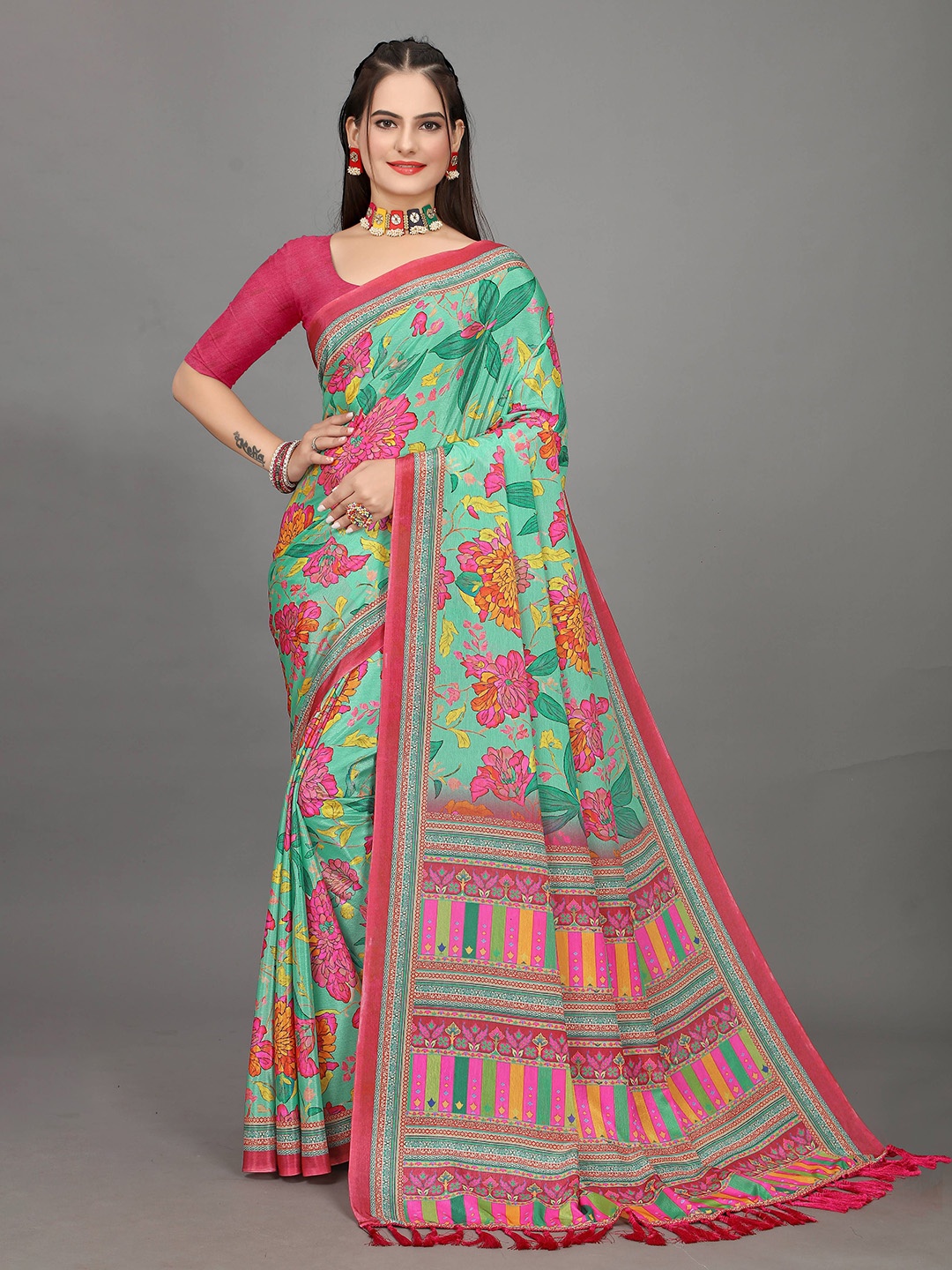 

Zeekha womens Pure Chiffon Saree, Green