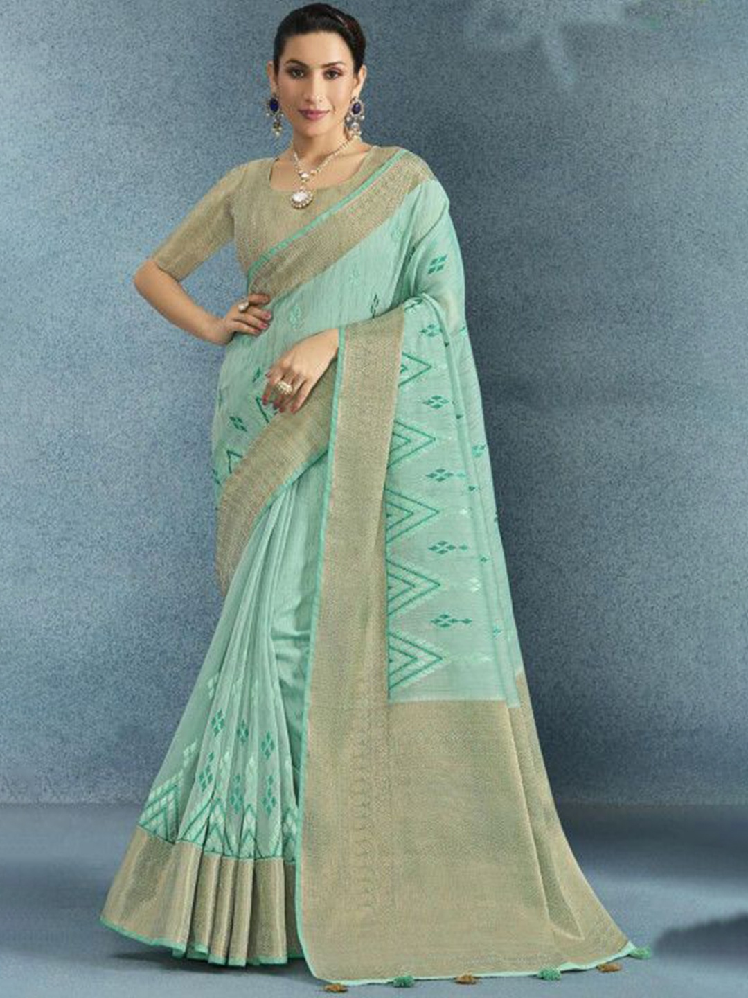 

MAHALASA Ethnic Motifs Embroidered Saree, Green