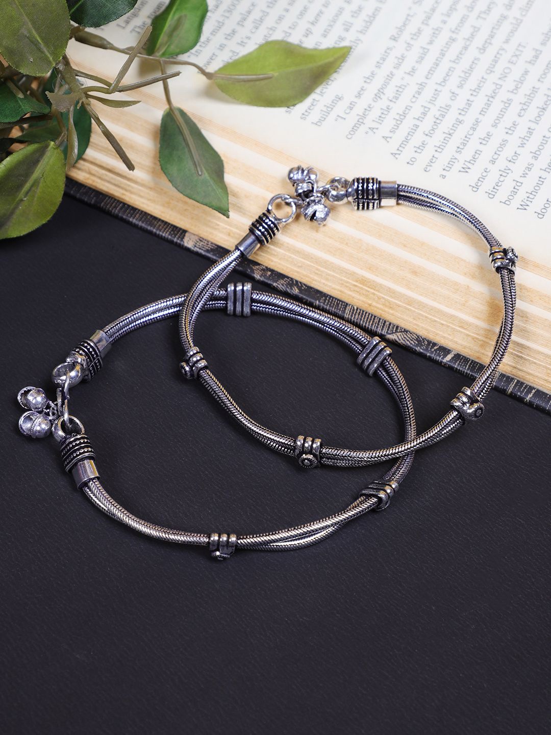 

FIROZA Set Of 2 Oxidised Anklets, Silver