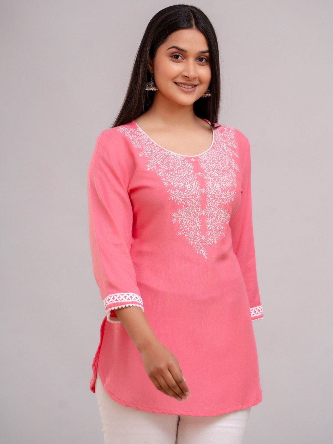 

ANNU PARIDHAN Women Floral Embroidered Top, Pink