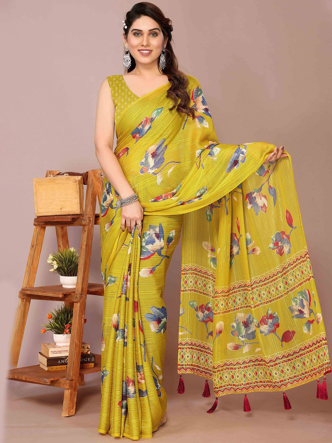 

KALINI Women Floral Print Saree With Blouse Piece, Mustard