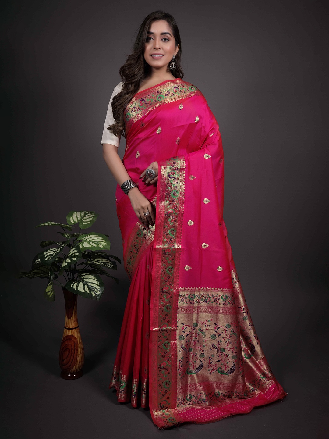 

HEER FASHION Ethnic Motifs Woven Design Zari Paithani Saree, Pink
