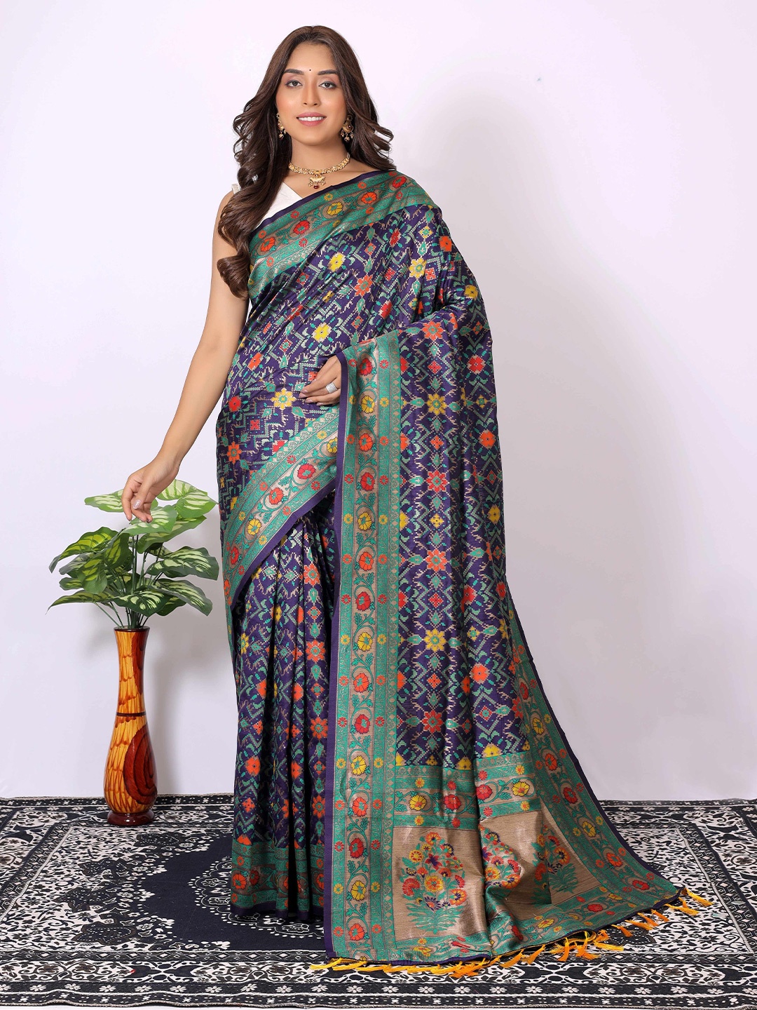 

HEER FASHION Woven Design Embellished Zari Patola Saree, Purple