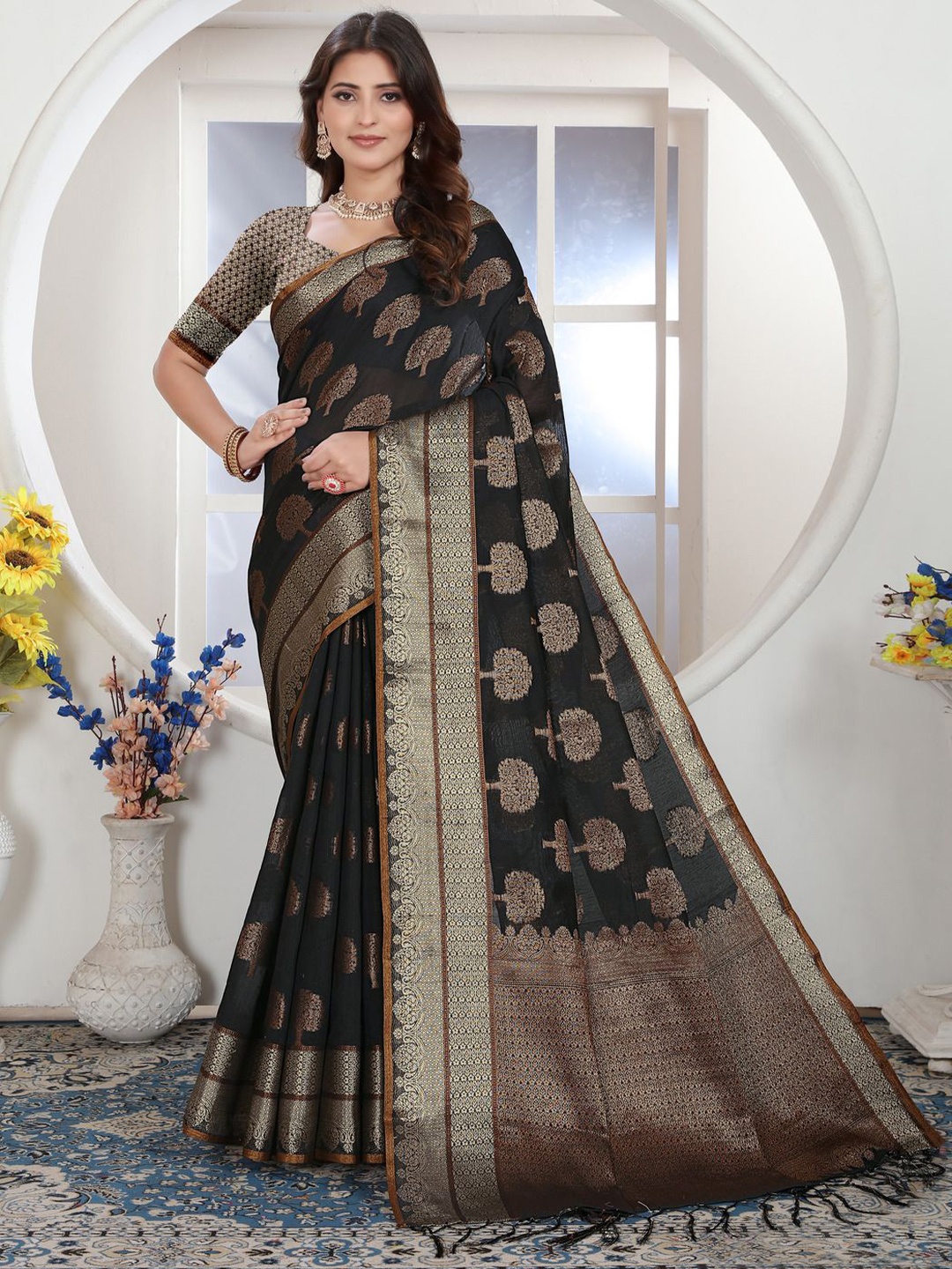 

ISHIKA FAB Woven Design Zari Banarasi Saree, Black