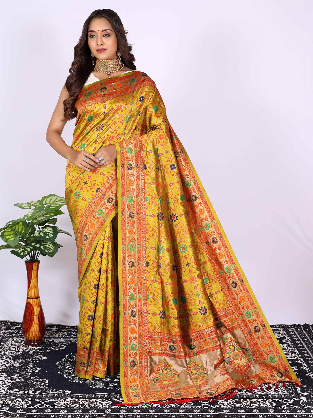 

HEER FASHION Woven Design Zari Silk Blend Patola Saree, Mustard