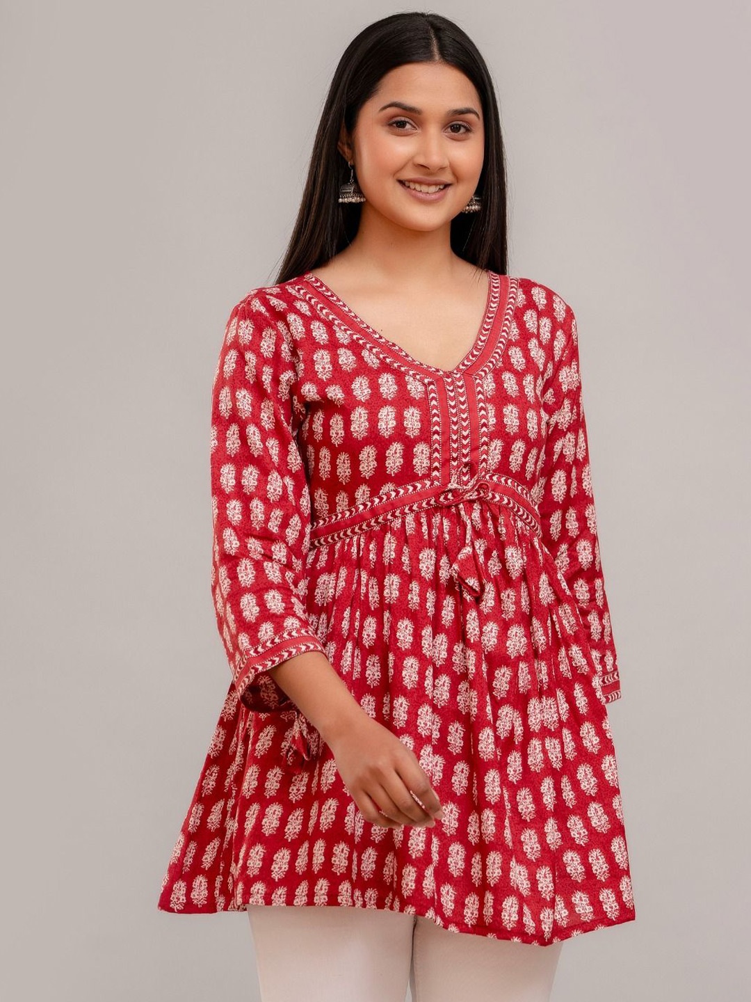 

ANNU PARIDHAN Women Floral Printed V-Neck Top, Maroon