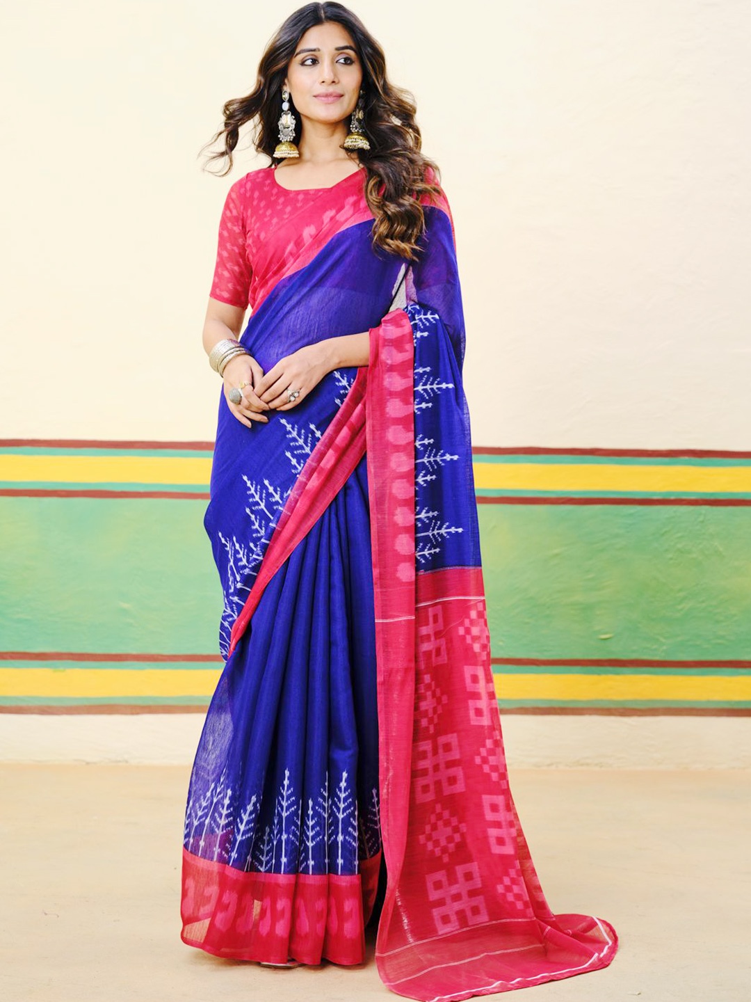 

CHUDIYA Women Ethnic Motifs Colourblocked Printed Pure Cotton Ikat Saree, Pink