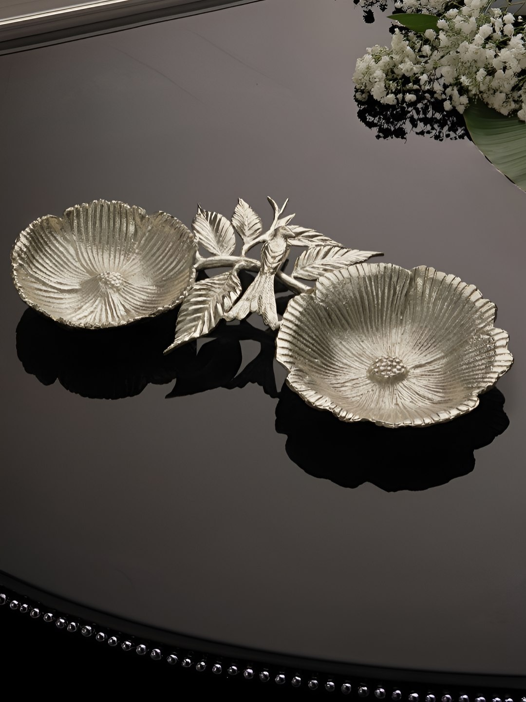 

Troveas Silver-Toned Nature's Crunch Aluminium Food Platter