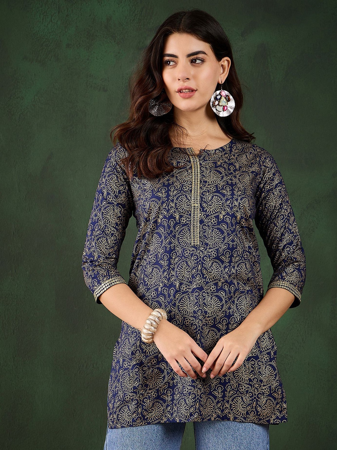 

Sangria Ethnic Motifs Printed Round Neck Kurti, Blue