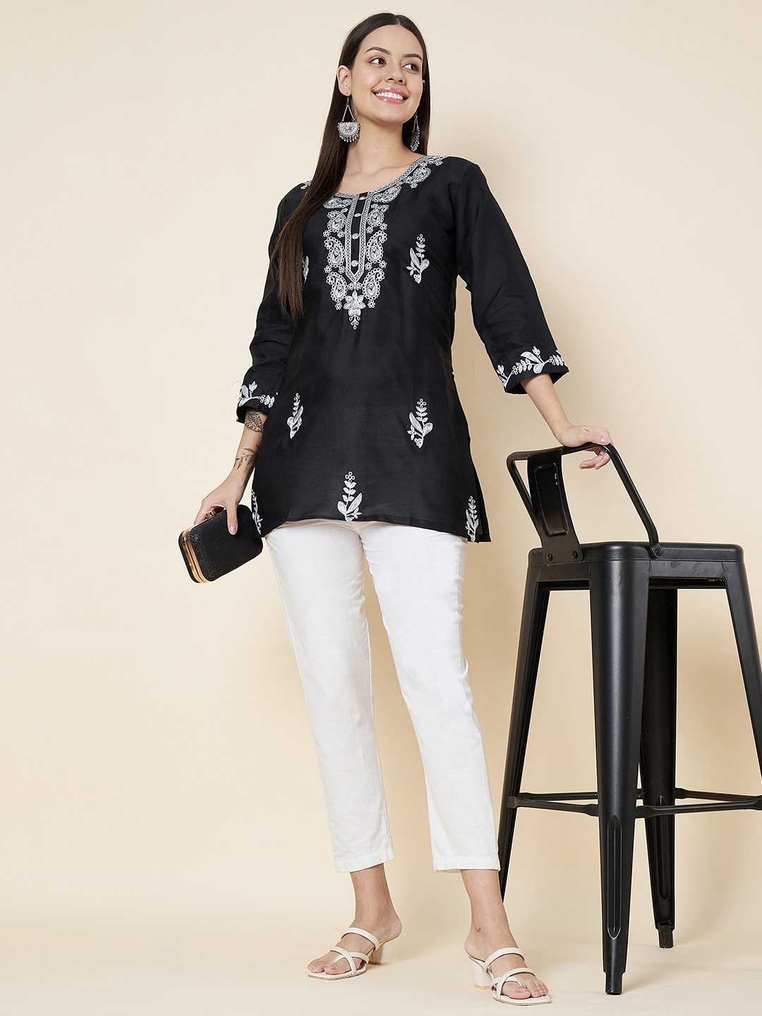 

HERE&NOW Women Floral Embroidered Thread Work Kurti, Black