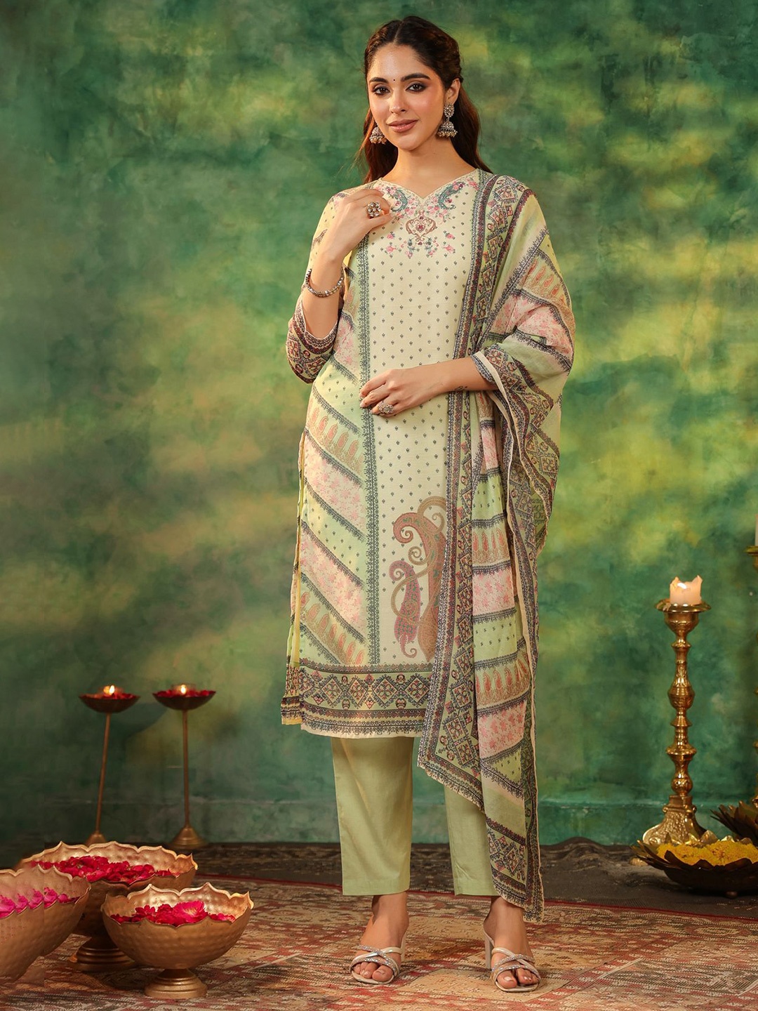 

Rain & Rainbow Ethnic Motifs Printed Sequinned Straight Kurta With Trouser & Dupatta, Green