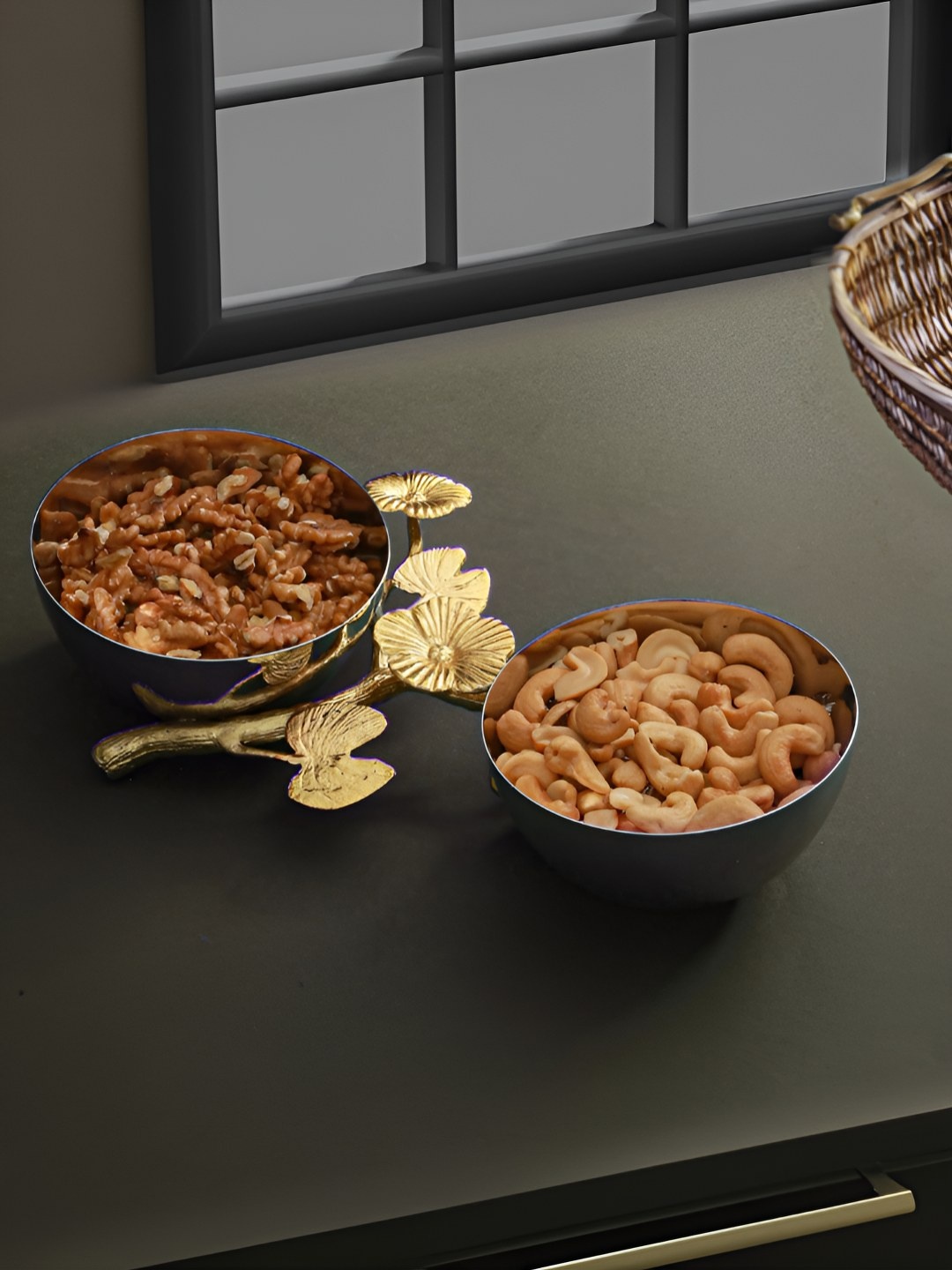 

Troveas Gold-Toned Aluminium Dishwasher Safe Serving Bowl