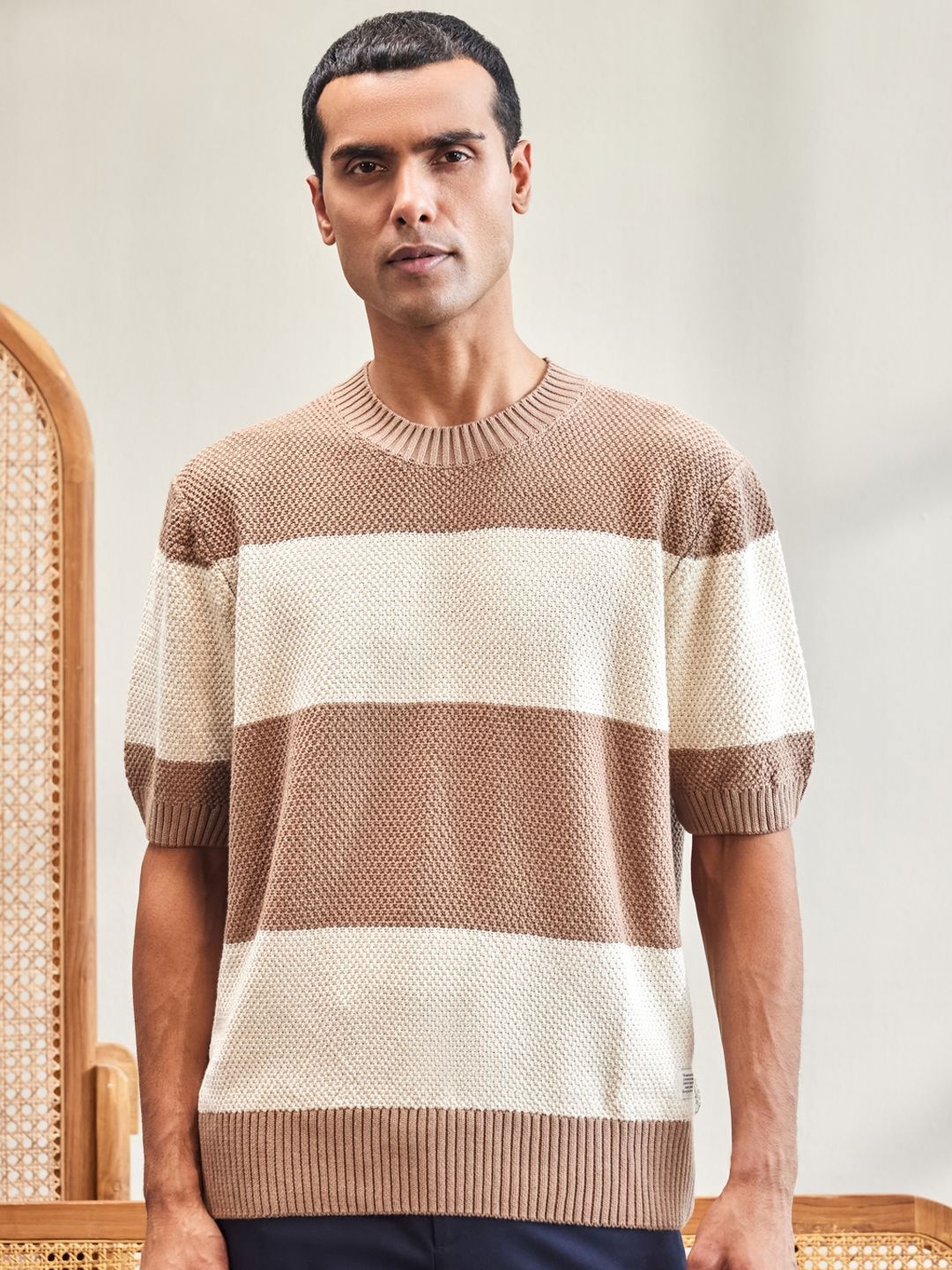 

Mr Bowerbird Men Striped V-Neck T-shirt, Beige