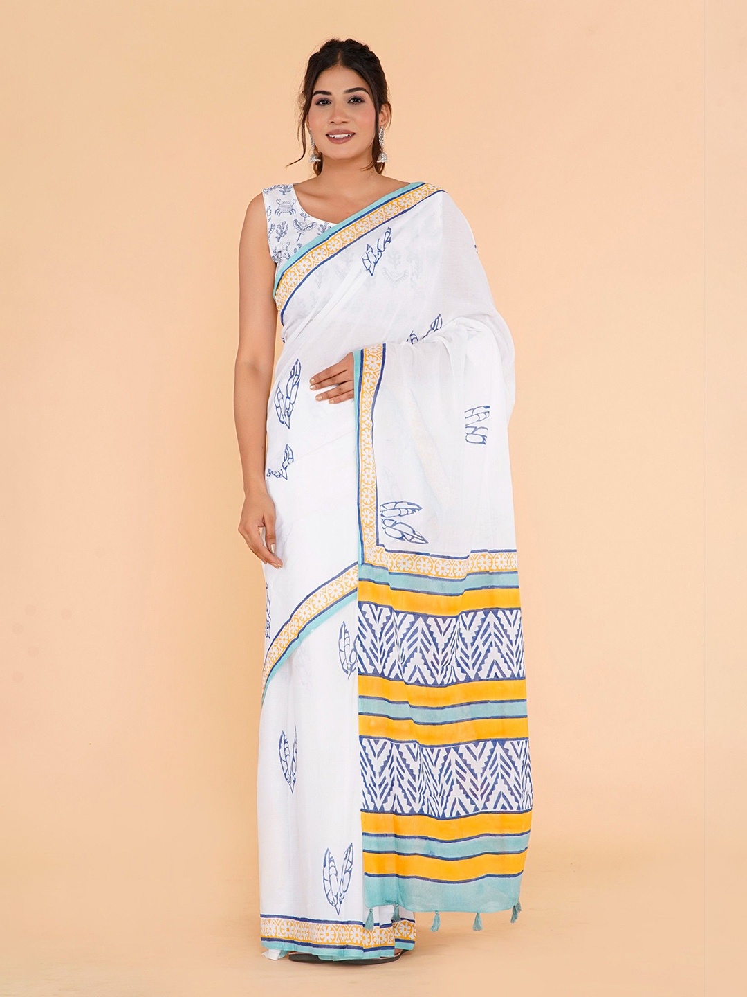 

Shivanya Handicrafts Floral Pure Cotton Block Print Saree, White