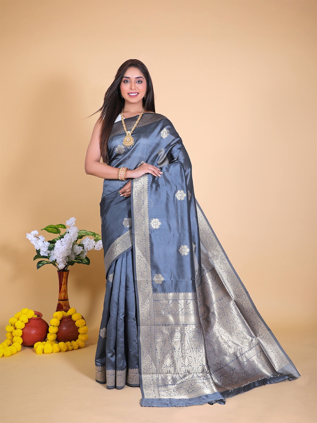 

HEER FASHION Ethnic Motifs Woven Design Zari Banarasi Saree, Grey