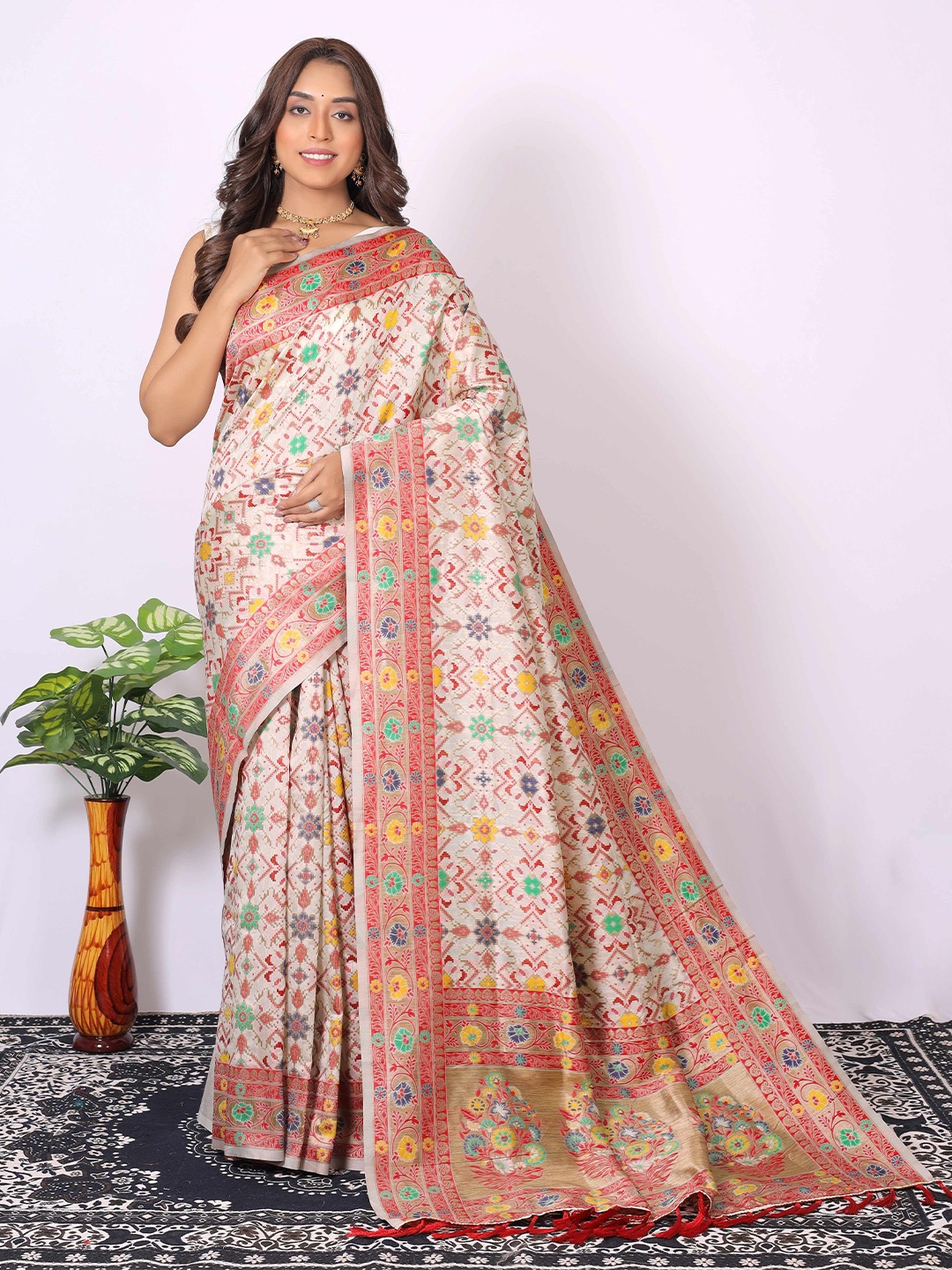 

HEER FASHION Woven Design Zari Patola Saree, White