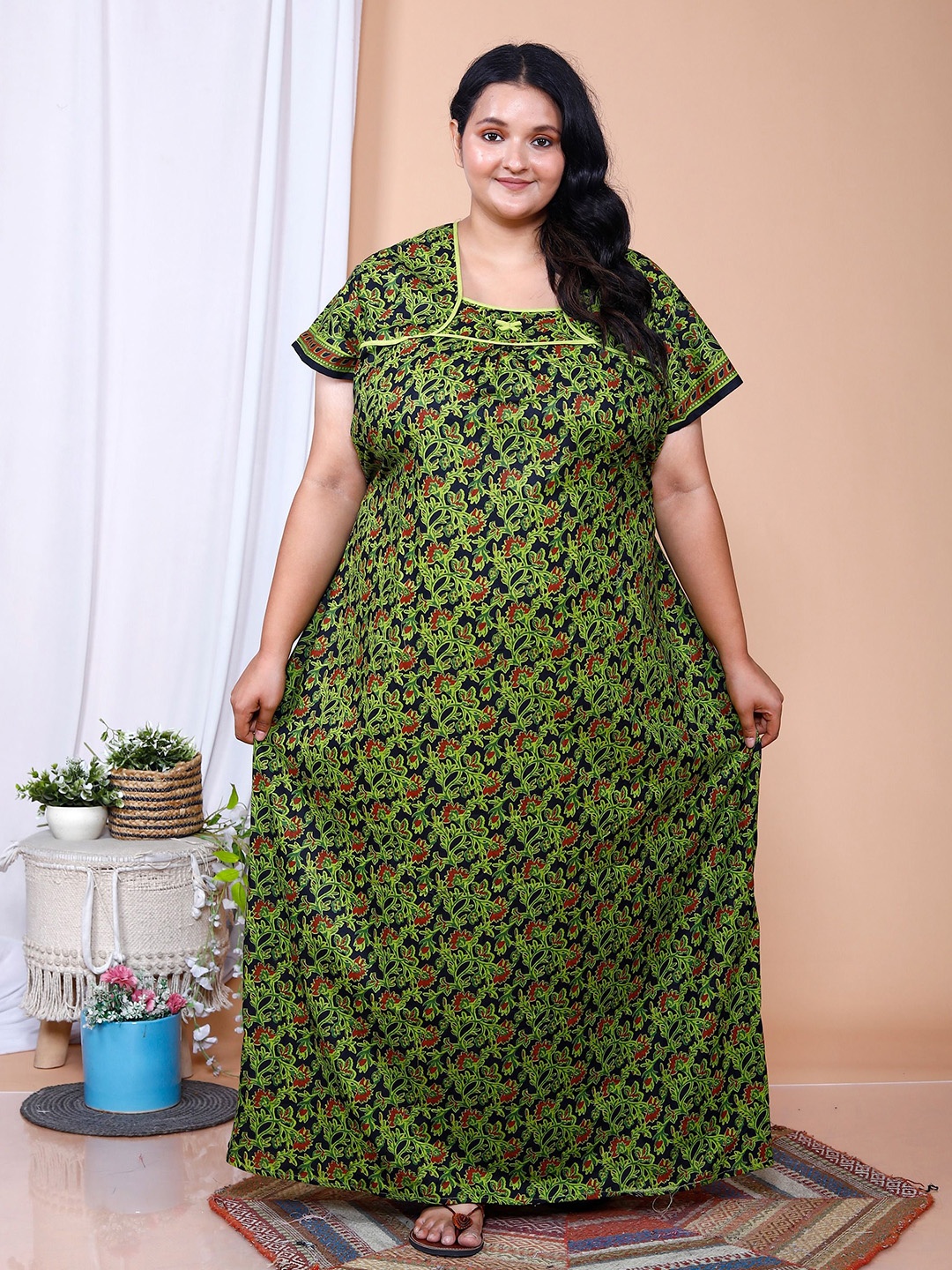 

JAIPZZ APPARELS Women Floral Printed Pure Cotton Maxi Nightdress, Green