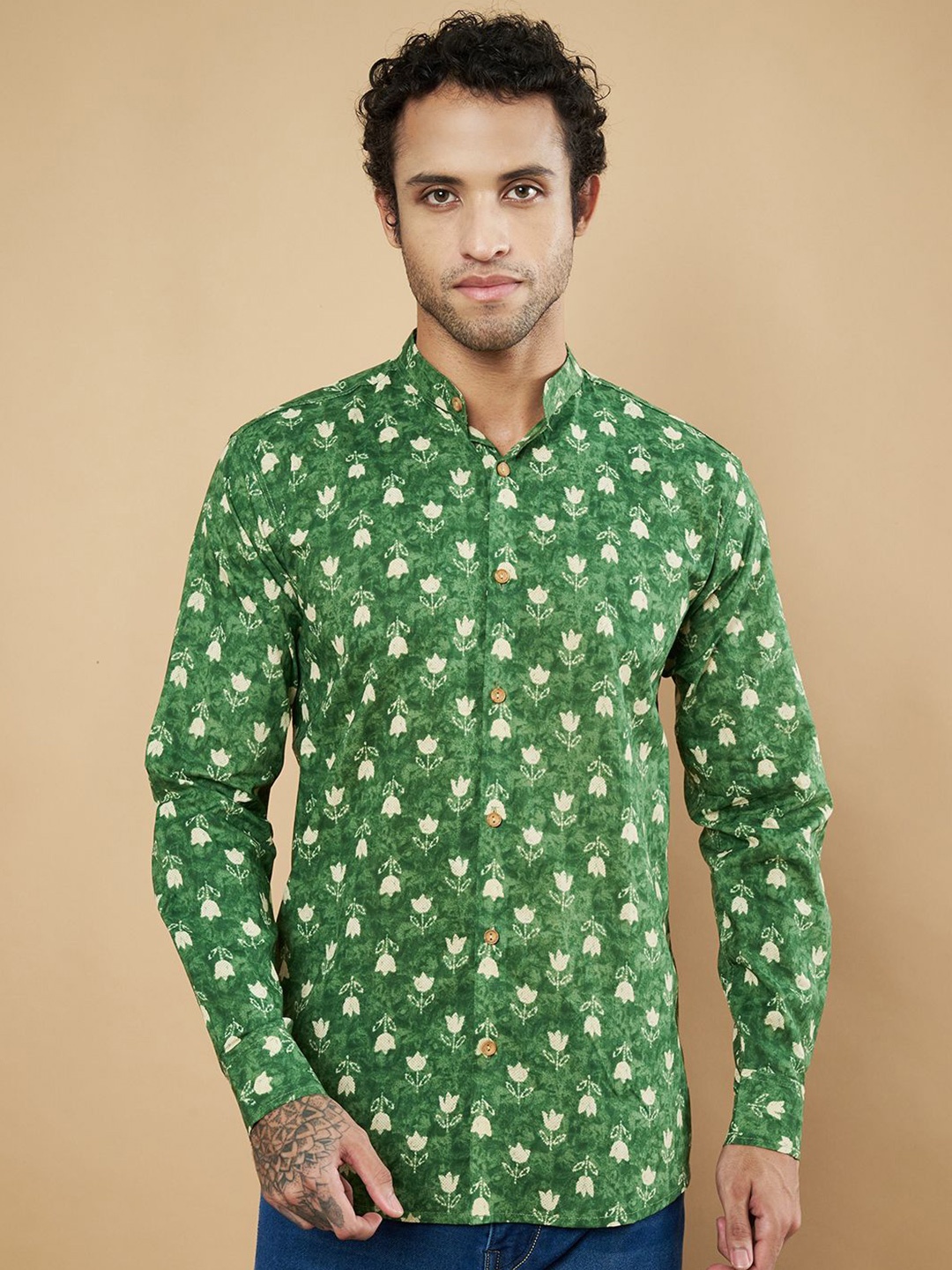 

KALINI Men Premium Floral Opaque Printed Casual Shirt, Green